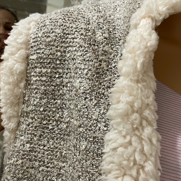 Oliver women Sherpa hooded vest with sparkles - Picture 9 of 14